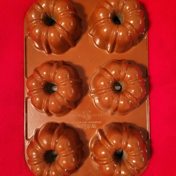 Nordic Ware Bundt-lette Pan 6 Cups Heavy Cast Aluminum Cake Mold - Brown & White - Picture 1 of 8
